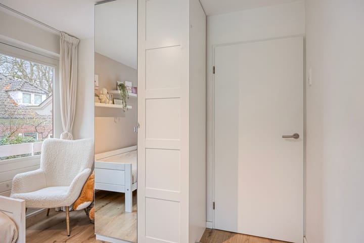 Photo 39 of Heilige Stoel 6705