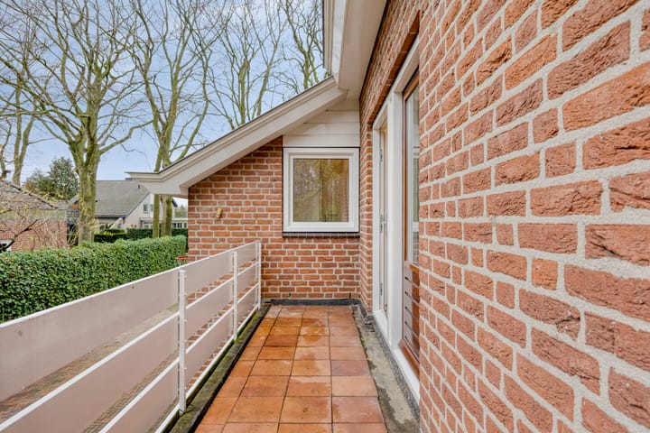 Photo 41 of Heilige Stoel 6705