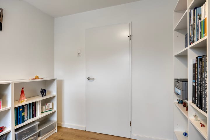 Photo 43 of Heilige Stoel 6705