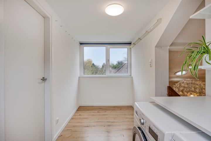 Photo 47 of Heilige Stoel 6705