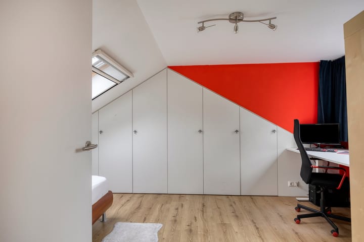 Photo 48 of Heilige Stoel 6705