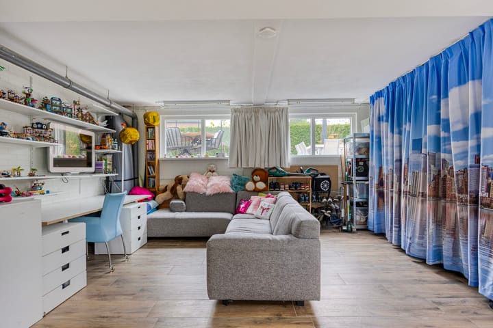 Photo 53 of Heilige Stoel 6705