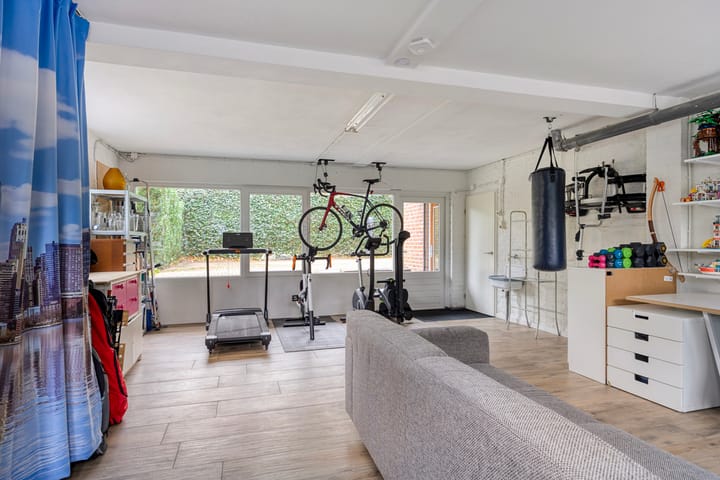 Photo 54 of Heilige Stoel 6705