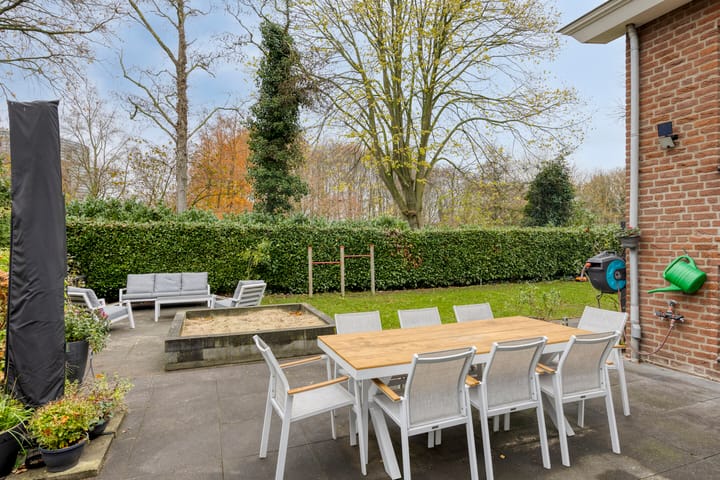 Photo 64 of Heilige Stoel 6705