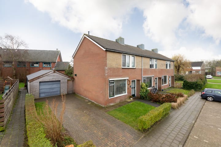 Foto 1 van Meester de Vriesstraat 31