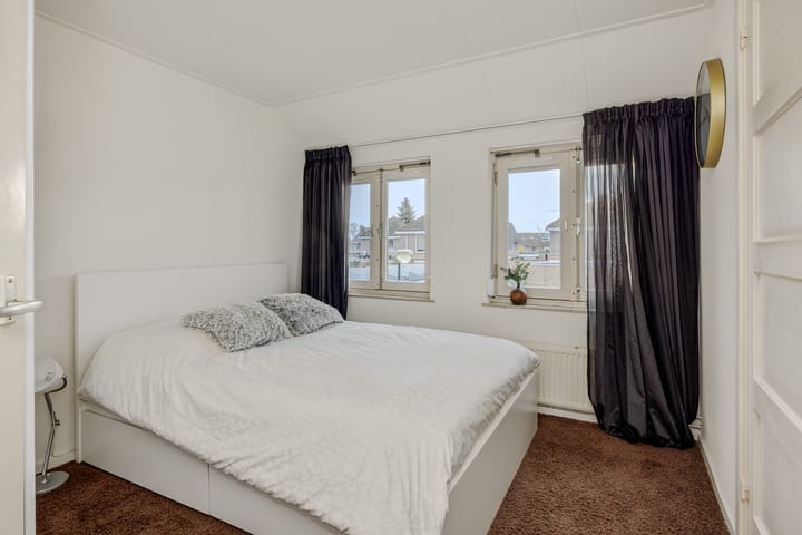 Foto 16 van Teugenaarsstraat 83