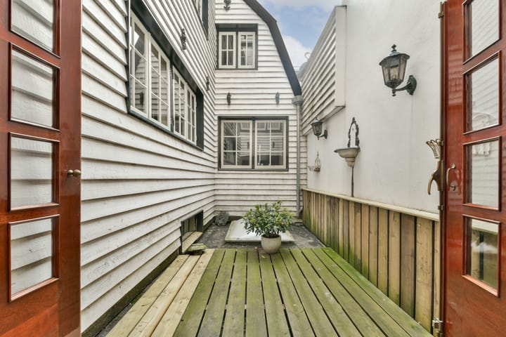 Photo 10 of Muiderstraat 8-H