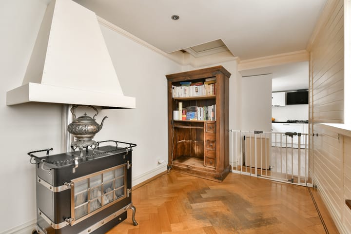 Photo 12 of Muiderstraat 8-H