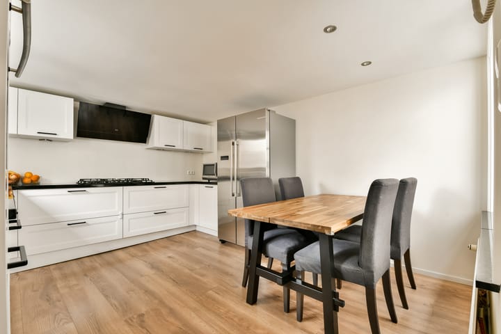 Photo 13 of Muiderstraat 8-H