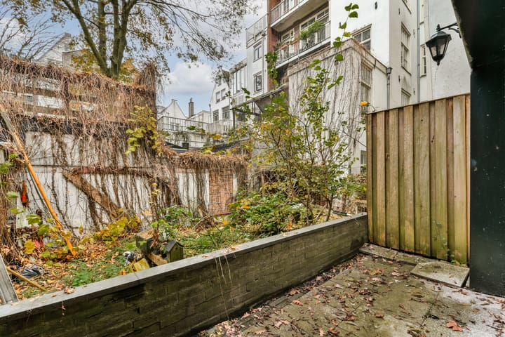 Photo 25 of Muiderstraat 8-H