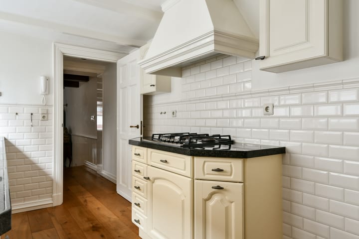 Photo 32 of Muiderstraat 8-H