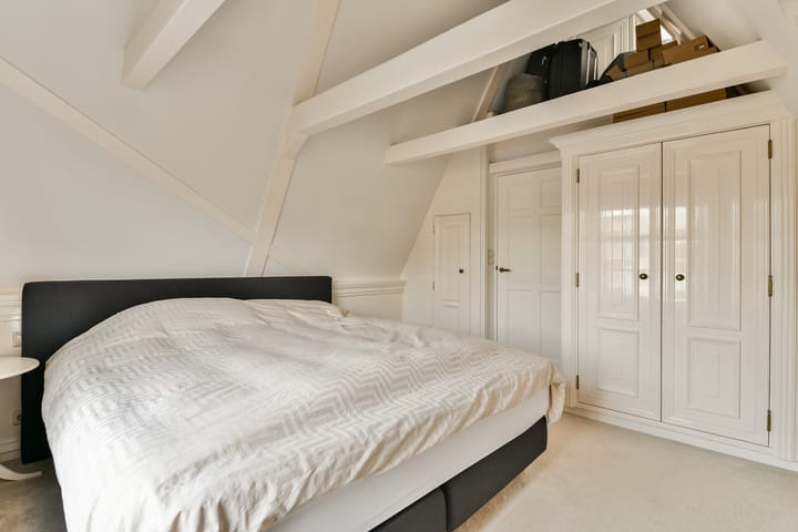 Photo 46 of Muiderstraat 8-H