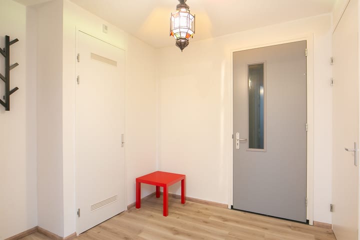 Photo 12 of Veerpolderstraat 15-10