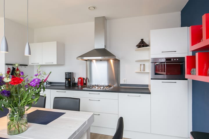 Photo 23 of Veerpolderstraat 15-10