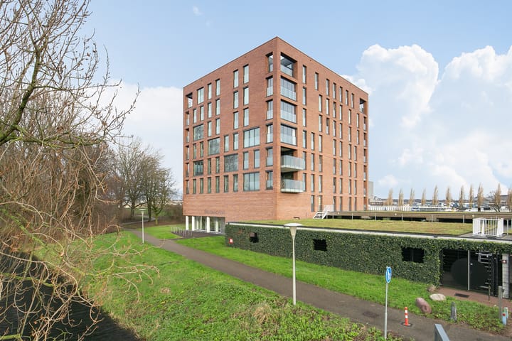 Photo 6 of Veerpolderstraat 15-10