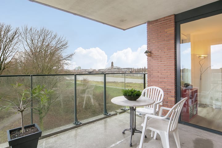 Photo 33 of Veerpolderstraat 15-10