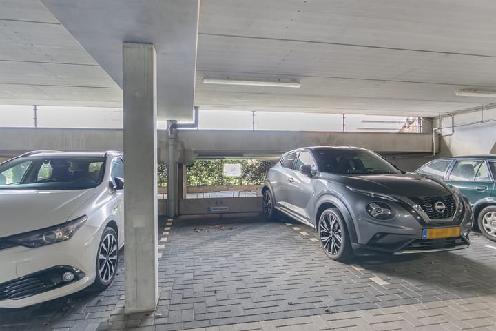 Photo 36 of Veerpolderstraat 15-10