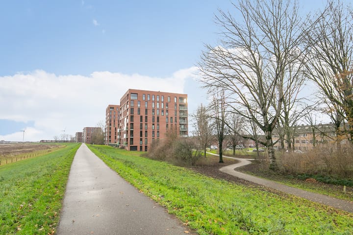 Photo 38 of Veerpolderstraat 15-10