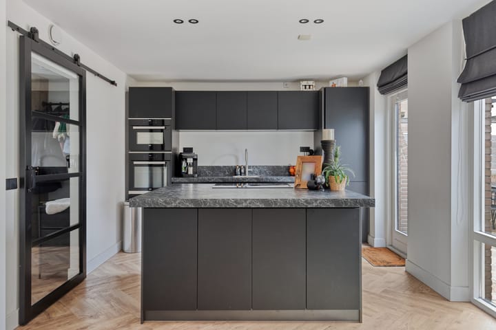 Foto 8 van Carry van Bruggenweg 7