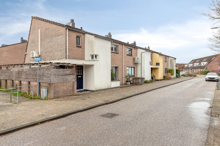 Foto 33 van Carry van Bruggenweg 7