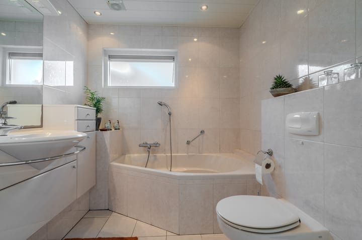 Foto 42 van Farmsumerweg 58