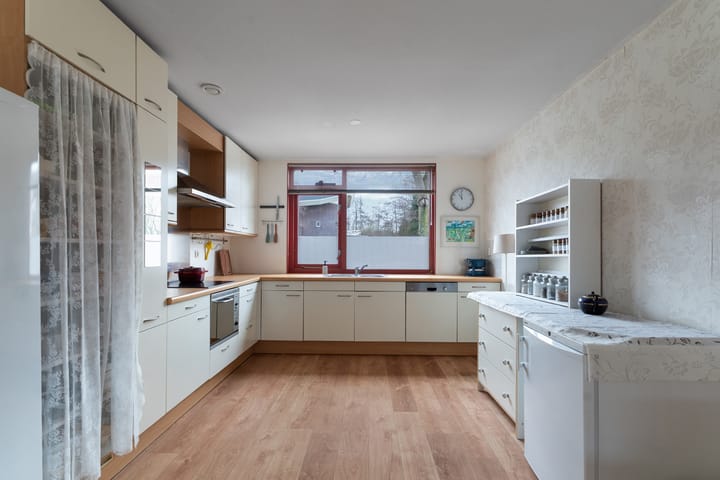 Photo 23 of Simon van Collemstraat 56