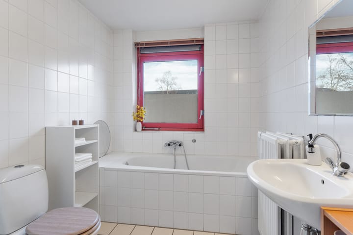 Photo 34 of Simon van Collemstraat 56