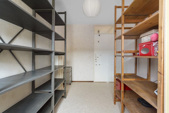 Photo 38 of Simon van Collemstraat 56