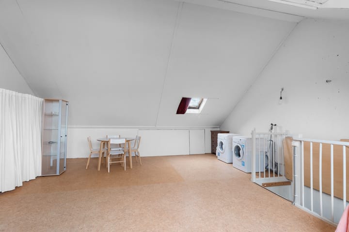 Photo 42 of Simon van Collemstraat 56