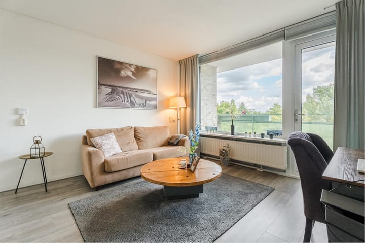 Photo 2 of Zwanenveld 8323