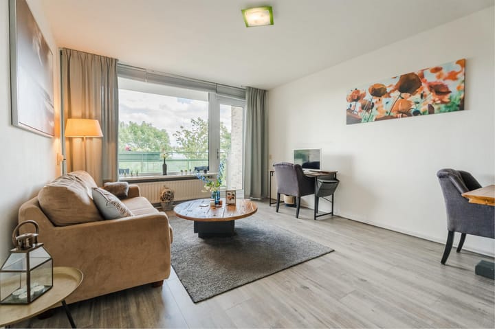 Photo 3 of Zwanenveld 8323