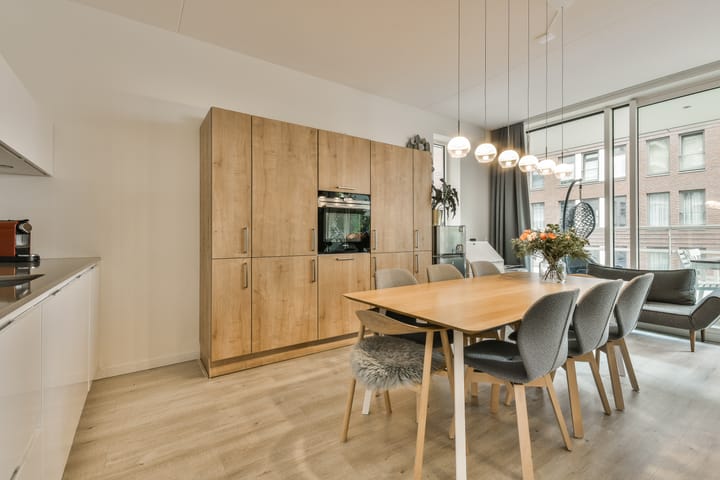 Photo 4 of Peter Schatstraat 85