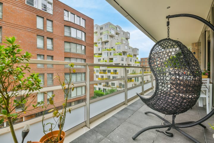 Photo 19 of Peter Schatstraat 85