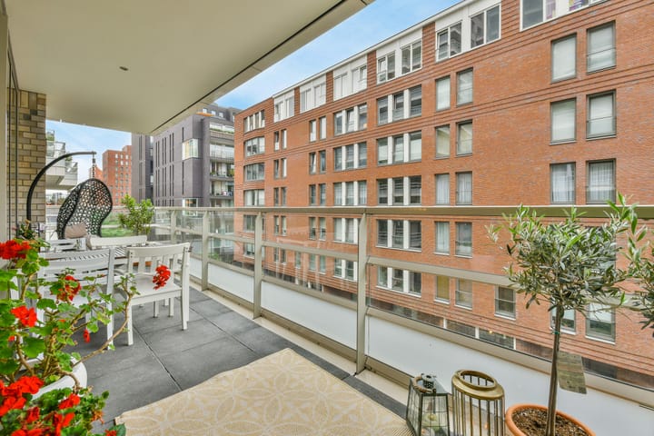 Photo 23 of Peter Schatstraat 85