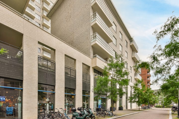 Photo 28 of Peter Schatstraat 85