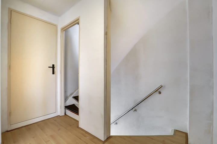 Photo 14 of Bernhard Zweersstraat 63