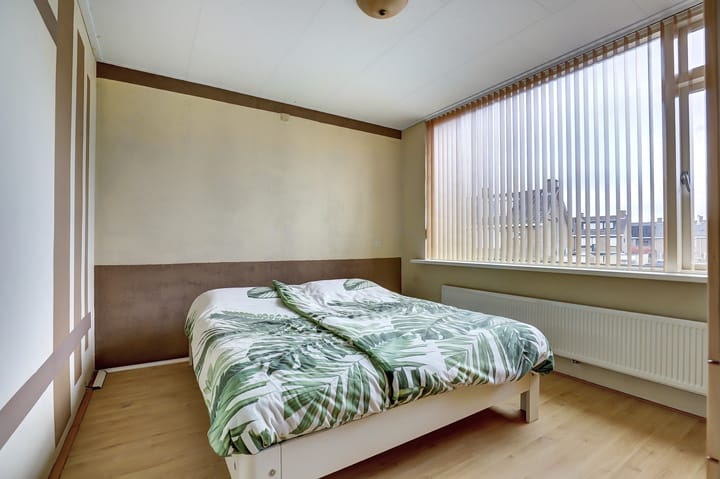 Photo 15 of Bernhard Zweersstraat 63