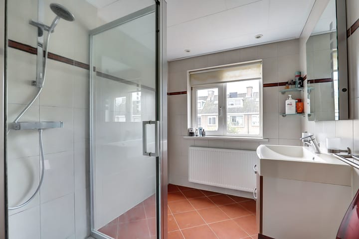 Photo 20 of Bernhard Zweersstraat 63