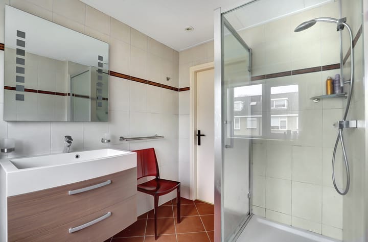 Photo 21 of Bernhard Zweersstraat 63