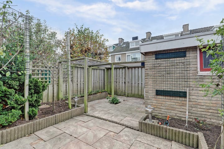 Photo 28 of Bernhard Zweersstraat 63