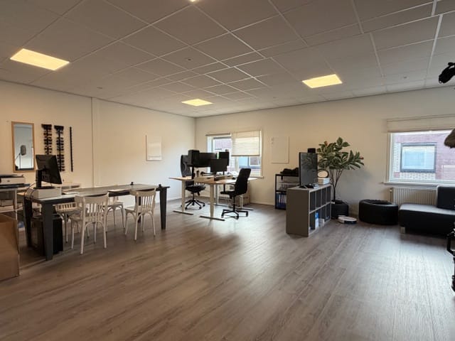 Bekijk foto 3 van Parallelweg 33