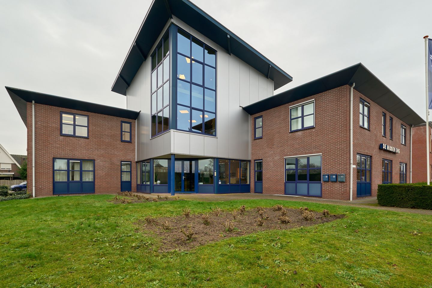 View photo 2 of Midden Engweg 25