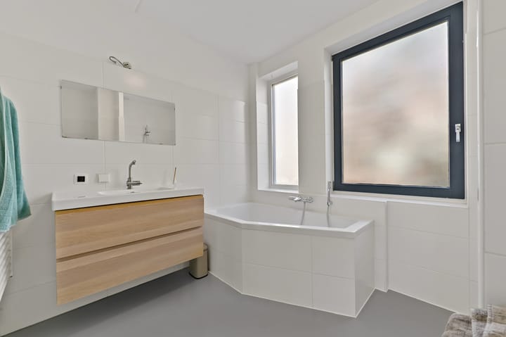 Photo 4 of Bajonetstraat 60