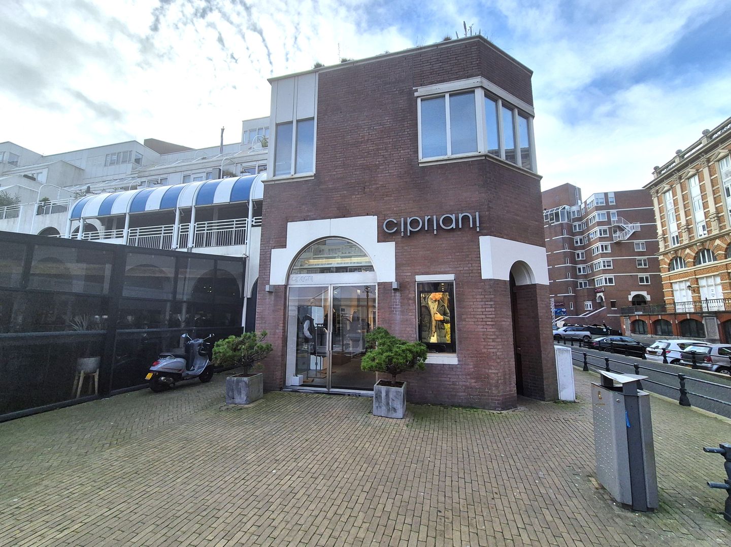 View photo 2 of Gevers Deynootplein 131