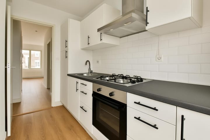 Photo 18 of John Franklinstraat 57-3