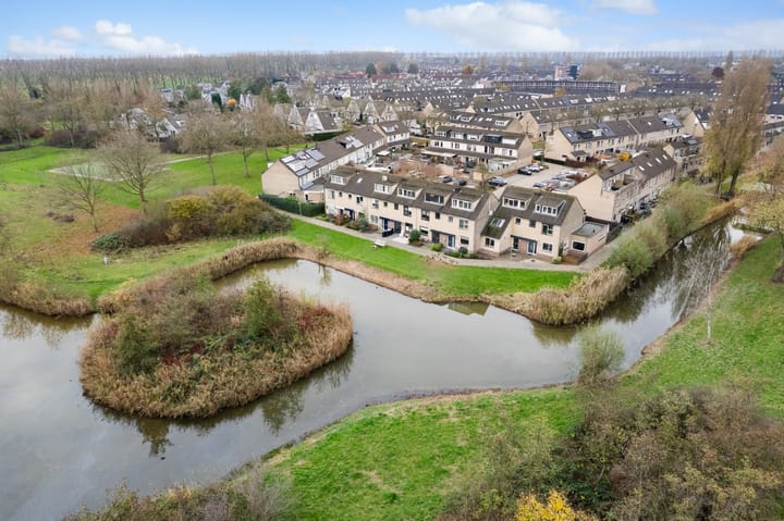 Photo 2 of Johanna Naber-erf 554