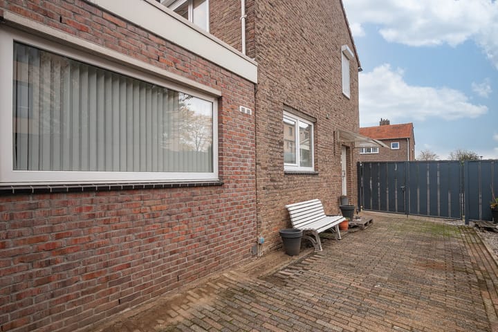 Foto 16 van Crostolostraat 2