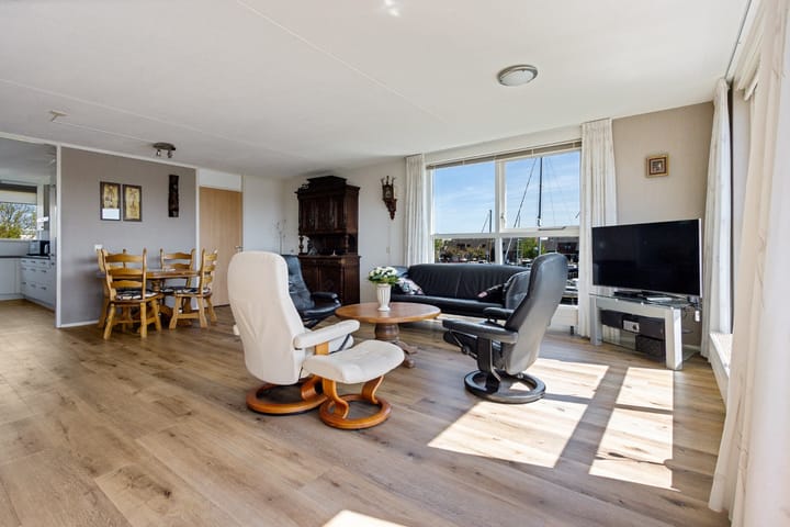 Photo 8 of Koevordermeerstraat 9