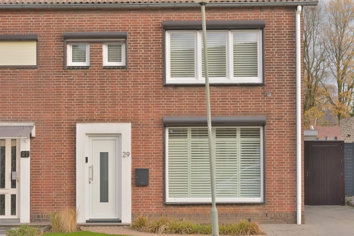 Foto 6 van Bernadettelaan 29