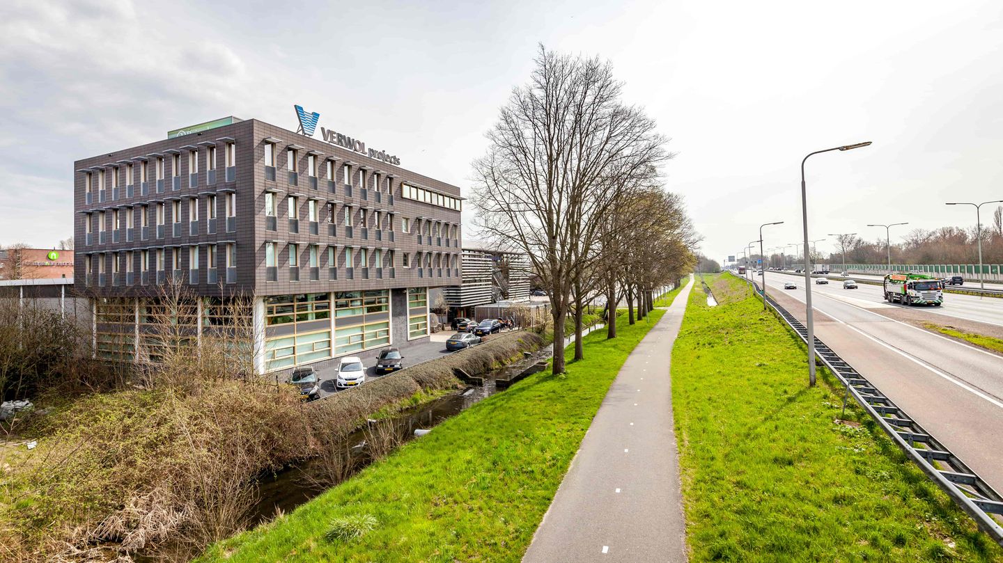 Bekijk foto 1 van Kleveringweg 20